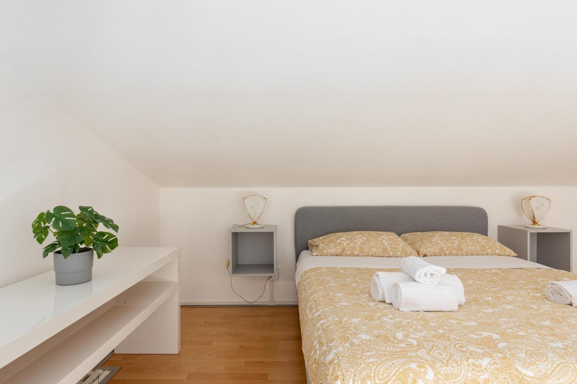 Four Shades Of Pisa Apartments Екстер'єр фото
